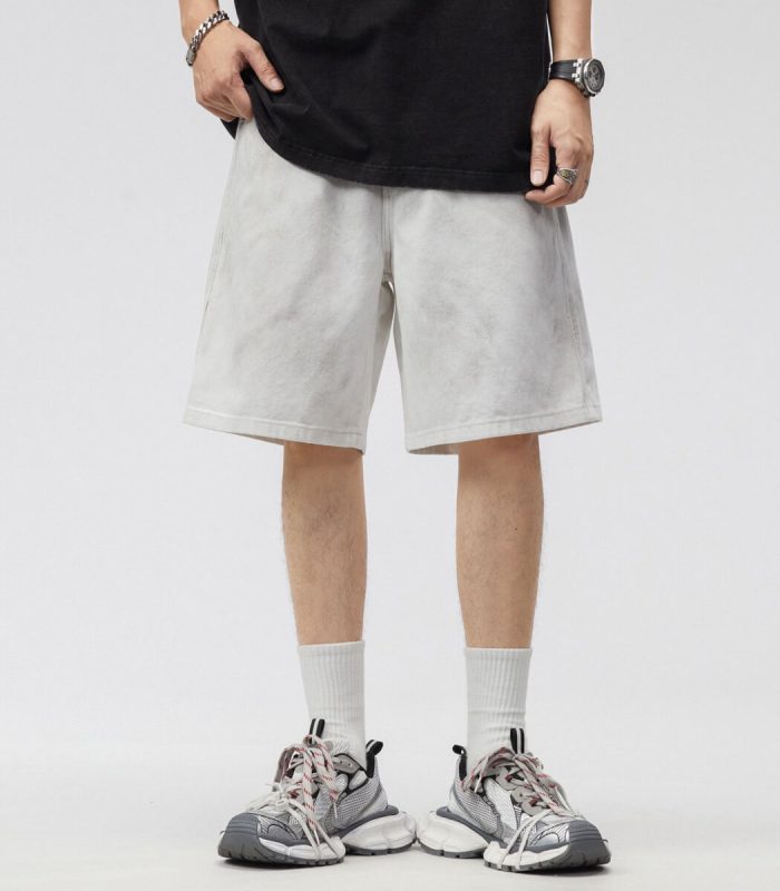 Oversized white short pants